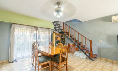 VENTA CASA 3 AMB EN HURLINGHAM C/ JARDÍN Y GARAGE