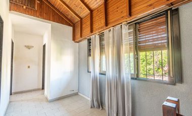 VENTA CASA 3 AMB EN HURLINGHAM C/ JARDÍN Y GARAGE