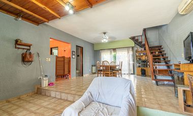 VENTA CASA 3 AMB EN HURLINGHAM C/ JARDÍN Y GARAGE