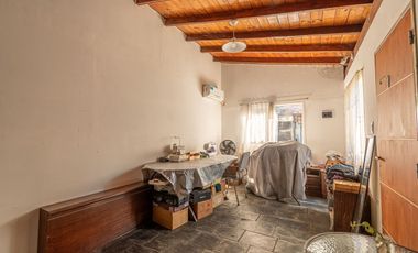 VENTA CASA 3 AMB EN HURLINGHAM C/ JARDÍN Y GARAGE