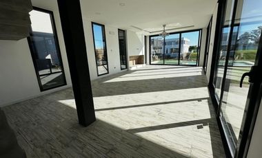 ALQUILER CASA 5 AMB CON MUELLE PROPIO VILLANUEVA