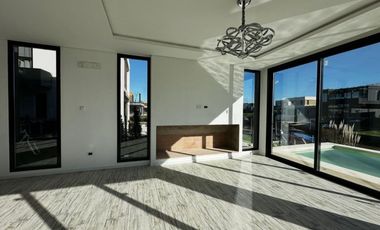 ALQUILER CASA 5 AMB CON MUELLE PROPIO VILLANUEVA