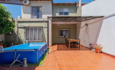 Venta PH 3 ambientes con patio en Caseros
