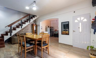 Venta PH 3 ambientes con patio en Caseros