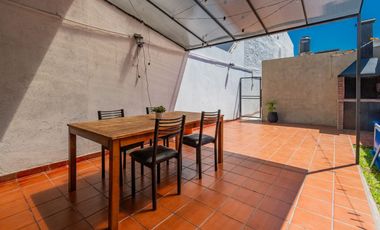 Venta PH 3 ambientes con patio en Caseros