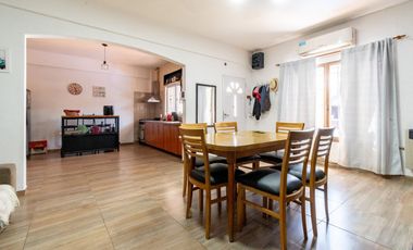 Venta PH 3 ambientes con patio en Caseros