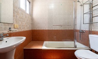Venta PH 3 ambientes con patio en Caseros