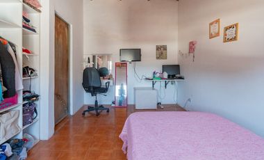 Venta PH 3 ambientes con patio en Caseros