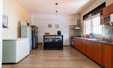 Venta PH 3 ambientes con patio en Caseros