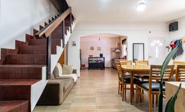 Venta PH 3 ambientes con patio en Caseros