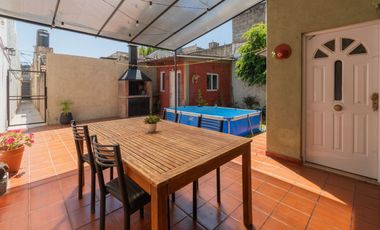 Venta PH 3 ambientes con patio en Caseros
