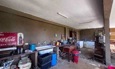 Importante Quinta en Esquina sobre Ex Ruta 8 y Bog