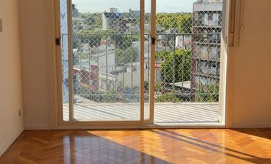 Venta departamento 4 ambientes mas dependencia