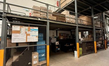 GALPÓN INDUSTRIAL CON PUENTE GRÚA + DOBLE FRENTE | SAN MARTÍN | 959 m²