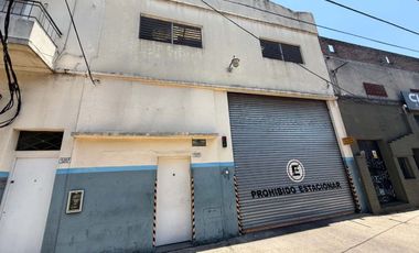 GALPÓN INDUSTRIAL CON PUENTE GRÚA + DOBLE FRENTE | SAN MARTÍN | 959 m²