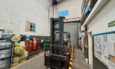 GALPÓN INDUSTRIAL CON PUENTE GRÚA + DOBLE FRENTE | SAN MARTÍN | 959 m²
