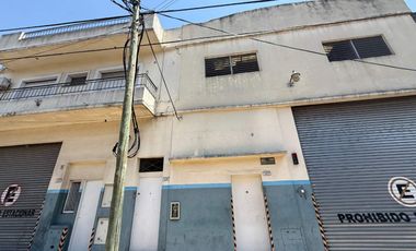GALPÓN INDUSTRIAL CON PUENTE GRÚA + DOBLE FRENTE | SAN MARTÍN | 959 m²