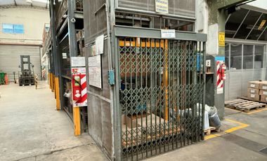 GALPÓN INDUSTRIAL CON PUENTE GRÚA + DOBLE FRENTE | SAN MARTÍN | 959 m²