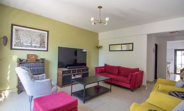 Venta Ph triplex de 4 amb. + play , patio y coch.
