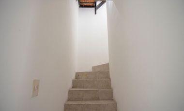 Venta Ph triplex de 4 amb. + play , patio y coch.