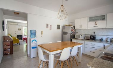 Venta Ph triplex de 4 amb. + play , patio y coch.