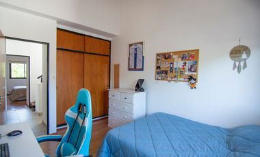 Venta Ph triplex de 4 amb. + play , patio y coch.