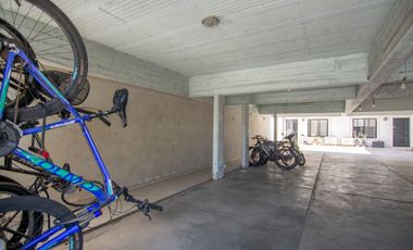 Venta Ph triplex de 4 amb. + play , patio y coch.