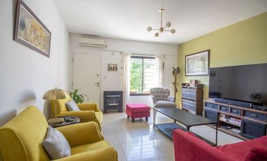 Venta Ph triplex de 4 amb. + play , patio y coch.