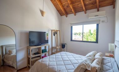 Venta Ph triplex de 4 amb. + play , patio y coch.