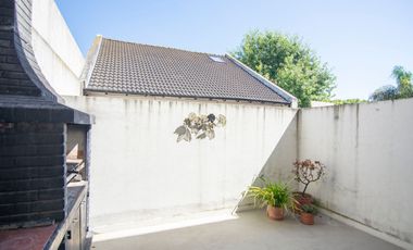 Venta Ph triplex de 4 amb. + play , patio y coch.