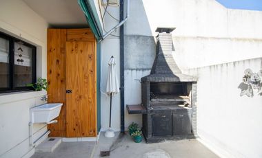 Venta Ph triplex de 4 amb. + play , patio y coch.