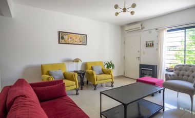 Venta Ph triplex de 4 amb. + play , patio y coch.