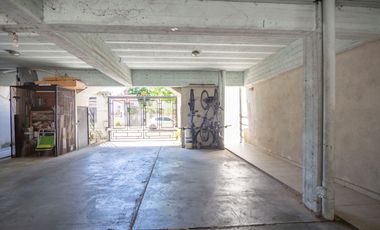 Venta Ph triplex de 4 amb. + play , patio y coch.