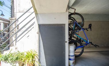 Venta Ph triplex de 4 amb. + play , patio y coch.