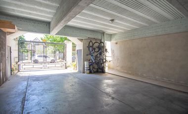 Venta Ph triplex de 4 amb. + play , patio y coch.