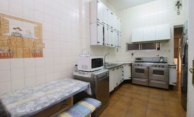 Venta Depto 5 ambientes Recoleta - Parera al 100