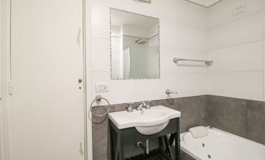 Venta Depto 5 ambientes Recoleta - Parera al 100