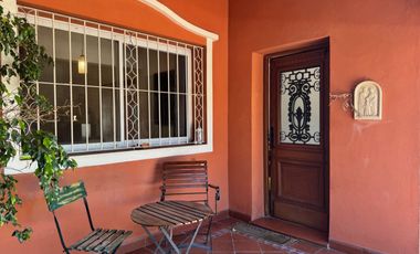 Casa en venta 4 dorm., pileta, jardín Don Torcuato