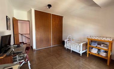 Casa en venta 4 dorm., pileta, jardín Don Torcuato