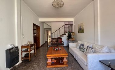 Casa en venta 4 dorm., pileta, jardín Don Torcuato