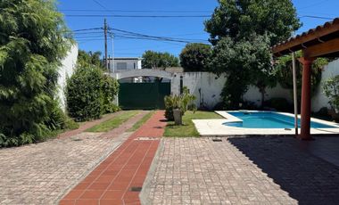 Casa en venta 4 dorm., pileta, jardín Don Torcuato