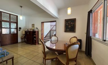 Casa en venta 4 dorm., pileta, jardín Don Torcuato