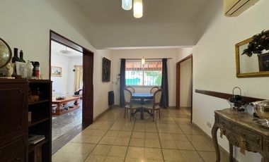 Casa en venta 4 dorm., pileta, jardín Don Torcuato