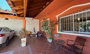 Casa en venta 4 dorm., pileta, jardín Don Torcuato