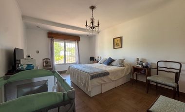 Casa en venta 4 dorm., pileta, jardín Don Torcuato