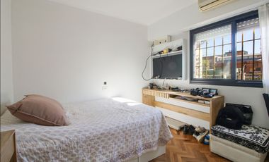 VENTA  - CASA  4 DORM.  BAJO VTE. LOPEZ CON PILETA