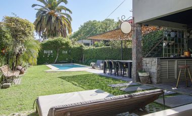 VENTA  - CASA  4 DORM.  BAJO VTE. LOPEZ CON PILETA