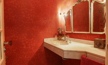 VENTA  - CASA  4 DORM.  BAJO VTE. LOPEZ CON PILETA