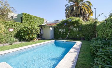 VENTA  - CASA  4 DORM.  BAJO VTE. LOPEZ CON PILETA