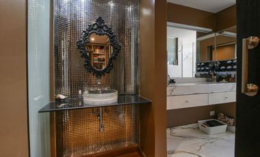 VENTA  - CASA  4 DORM.  BAJO VTE. LOPEZ CON PILETA